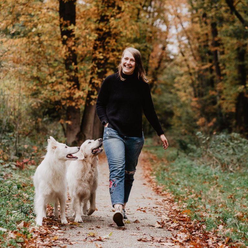 5 tips om meer ontspannen te wandelen met je hond
